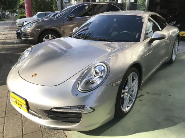 Porsche 911 Carrera